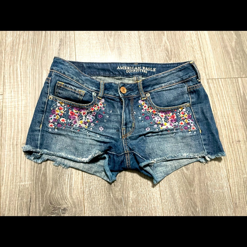 American Eagle shorts size 6
